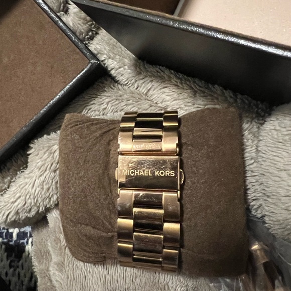Rose Gold Michael Kors watch - Picture 2 of 5